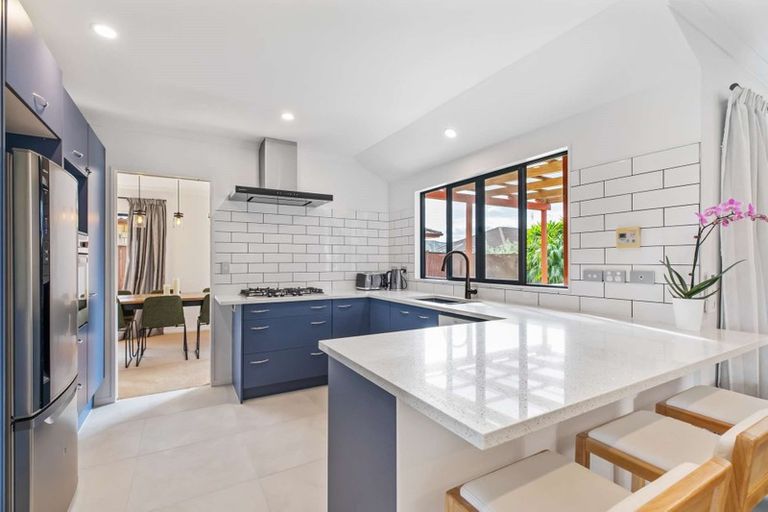 Photo of property in 9 Croftview Road, Wattle Downs, Auckland, 2103