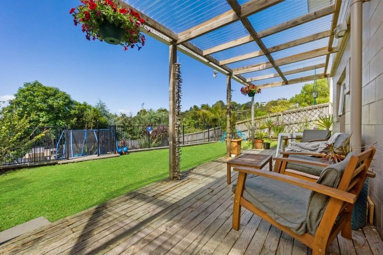 Photo of property in 10 Finn Place, Totara Vale, Auckland, 0629