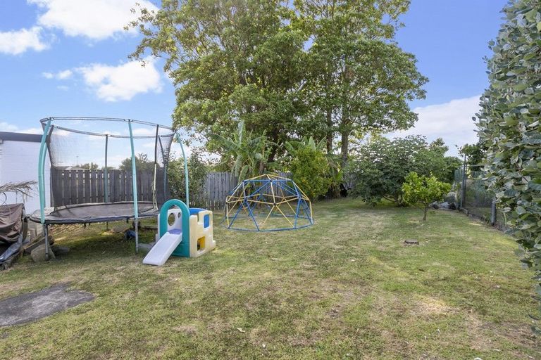 Photo of property in 30 Nile Road, Kelston, Auckland, 0602