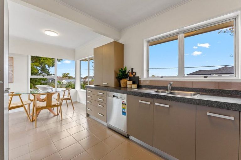 Photo of property in 3/6 Gordon Avenue, Milford, Auckland, 0620