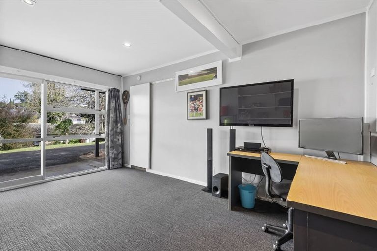 Photo of property in 1/57a Hogans Road, Glenfield, Auckland, 0629