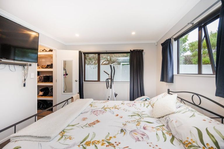 Photo of property in 49 Kaimanawa Street, Kelvin Grove, Palmerston North, 4414