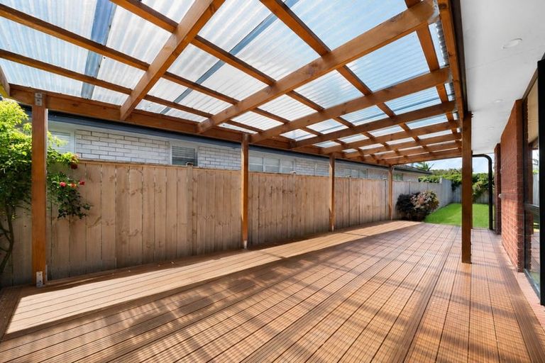 Photo of property in 30 Waituarua Drive, Takanini, 2112
