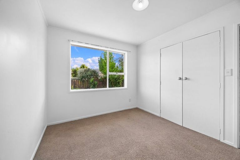 Photo of property in 13 Booralee Avenue, Botany Downs, Auckland, 2010