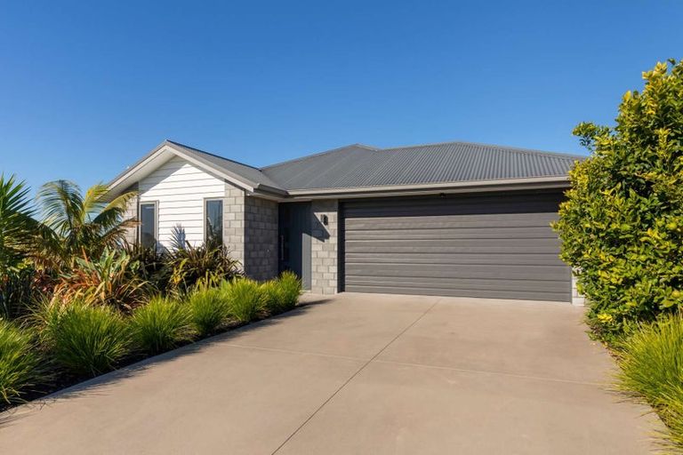 Photo of property in 32 Sabre Street, Papamoa Beach, Papamoa, 3118