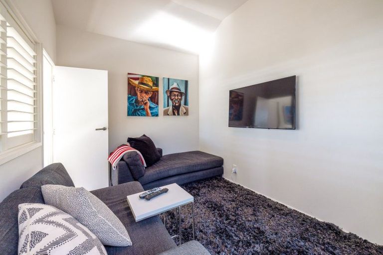 Photo of property in 2/28 Beach Parade, Oneroa, Waiheke Island, 1081