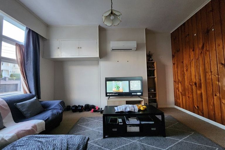 Photo of property in 67 Pirie Street, Mount Victoria, Wellington, 6011