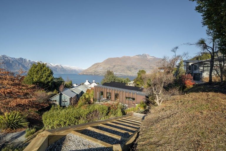 Photo of property in 5c Aspen Grove, Fernhill, Queenstown, 9300
