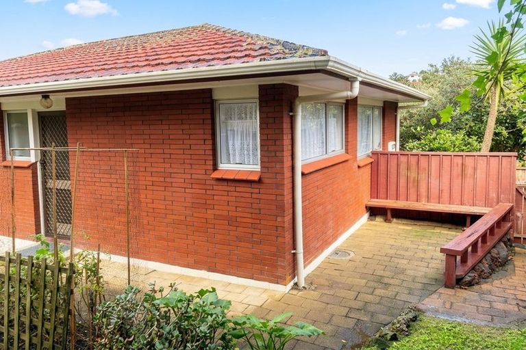 Photo of property in 1/15 Sandiacre Way, Browns Bay, Auckland, 0630