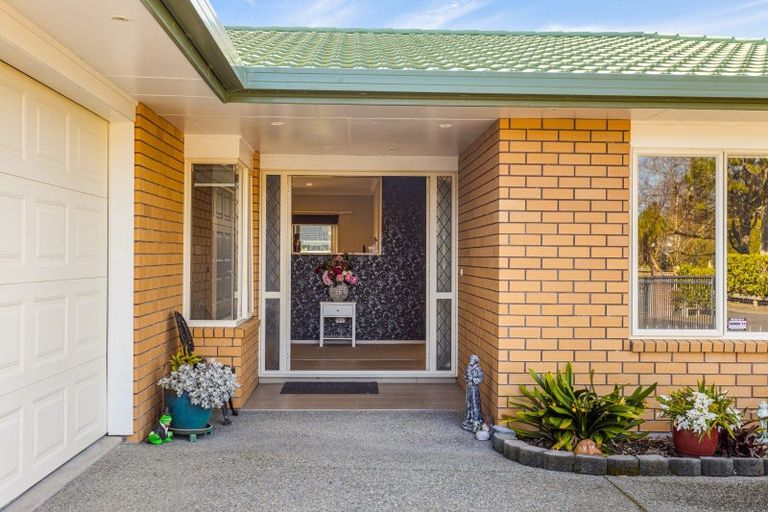 Photo of property in 10 Station Road, Huapai, Kumeu, 0810