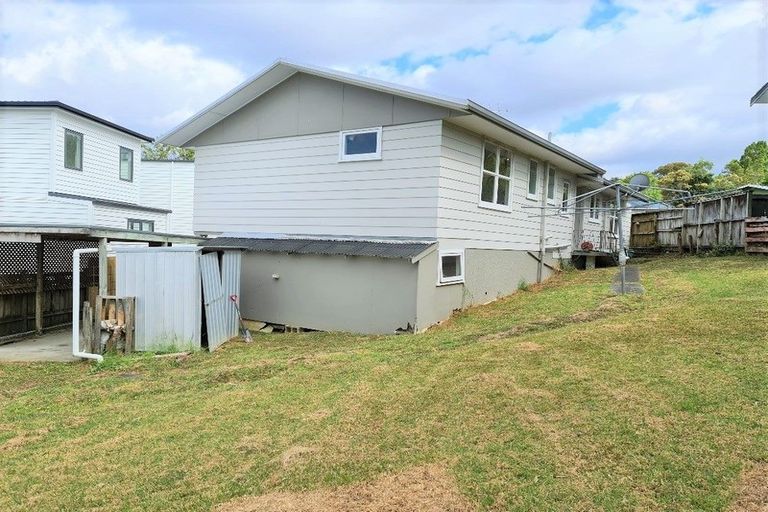 Photo of property in 5 Datura Place, Sunnynook, Auckland, 0620