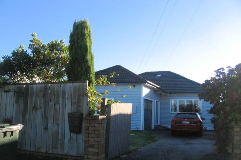 Photo of property in 187 Knights Road, Hutt Central, Lower Hutt, 5011