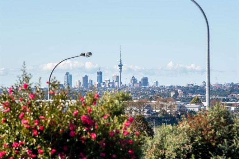 Photo of property in 119 Mcleod Road, Te Atatu South, Auckland, 0610