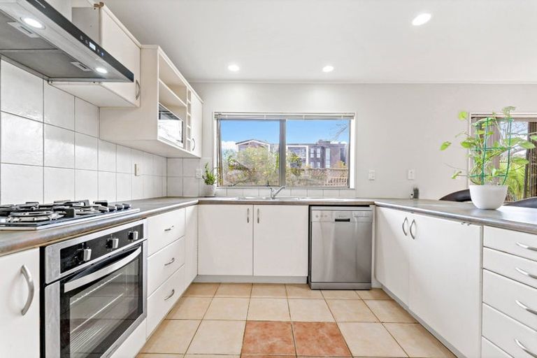 Photo of property in 1/238 Botany Road, Golflands, Auckland, 2013