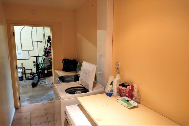Photo of property in 22 Crescent Road East, Ostend, Waiheke Island, 1081