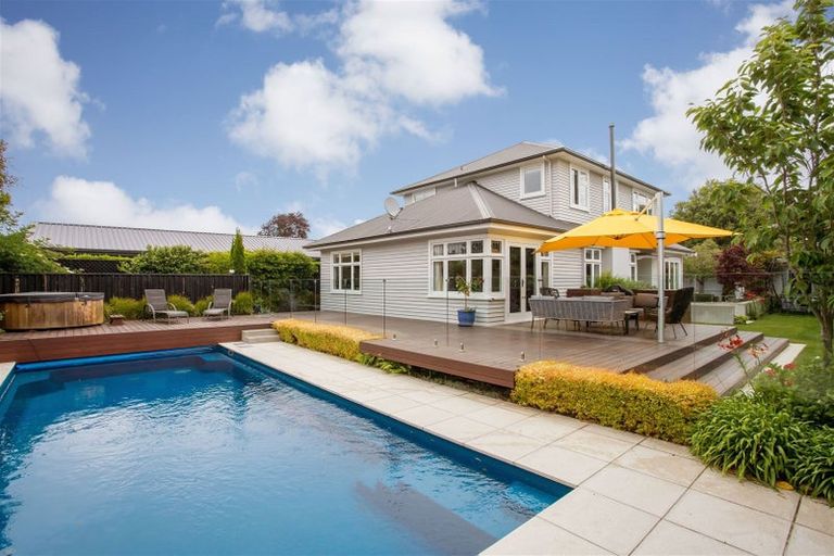 Photo of property in 10 Thornycroft Street, Fendalton, Christchurch, 8052