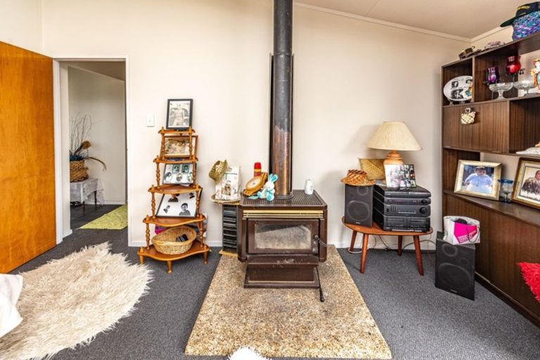 Photo of property in 35 Raupo Street, Castlecliff, Whanganui, 4501