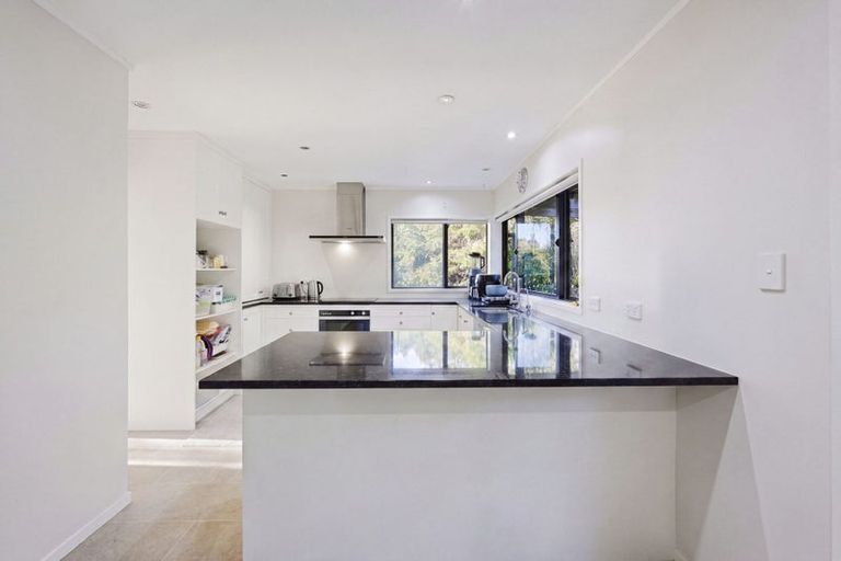 Photo of property in 42 Murvale Drive, Bucklands Beach, Auckland, 2014