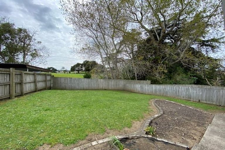 Photo of property in 30 Leaver Place, Weymouth, Auckland, 2103