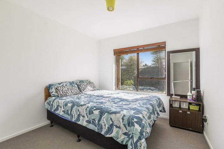 Photo of property in 1/21 Gloaming Place, Conifer Grove, Takanini, 2112