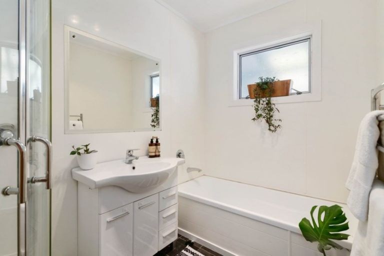 Photo of property in 26 Bay Grove, Pukehangi, Rotorua, 3015