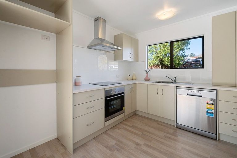 Photo of property in 8 Blomfield Street, Pukehangi, Rotorua, 3015