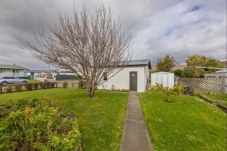 Photo of property in 14 Svenson Road, Waipukurau, 4200
