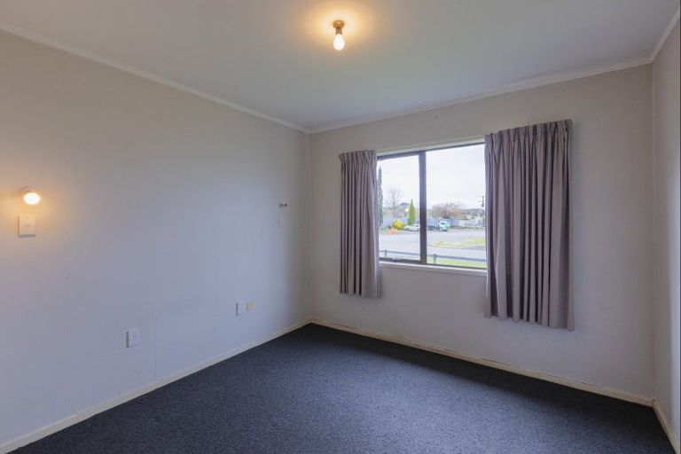 Photo of property in 14 Svenson Road, Waipukurau, 4200