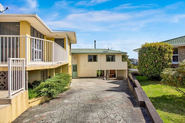 Photo of property in 3a Hillcrest Street, Glen Avon, New Plymouth, 4312