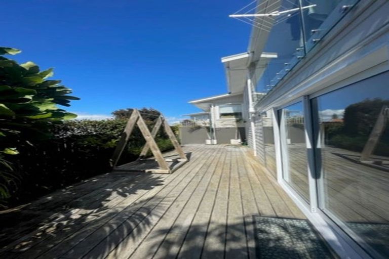 Photo of property in 24 Bevyn Street, Castor Bay, Auckland, 0620