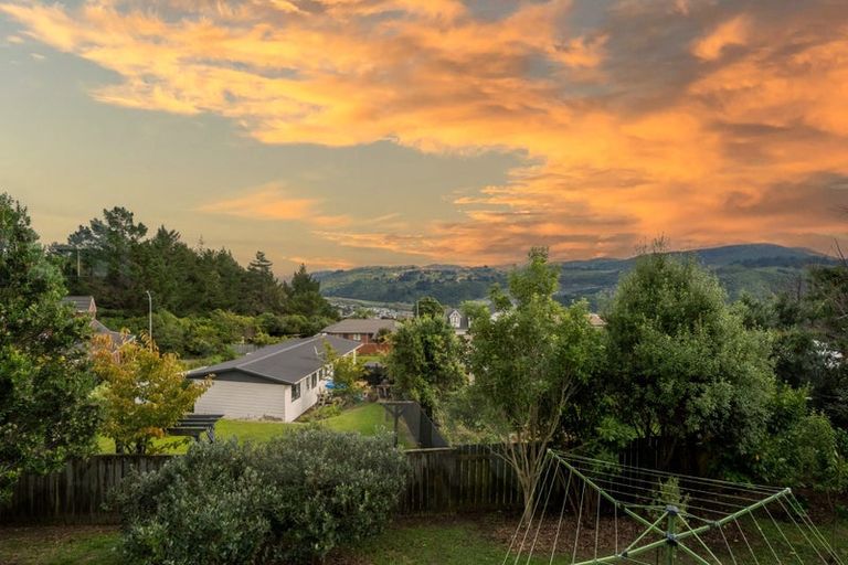 Photo of property in 195 Holborn Drive, Stokes Valley, Lower Hutt, 5019