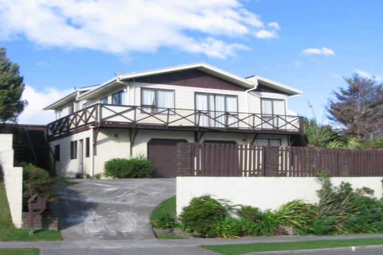 Photo of property in 8 Outram Grove, Kelson, Lower Hutt, 5010