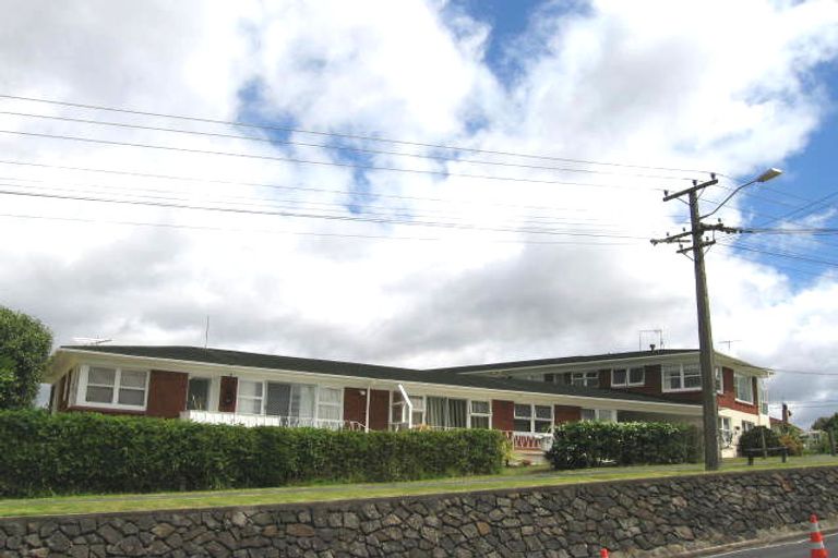 Photo of property in 4/2 Argyle Terrace, Milford, Auckland, 0620