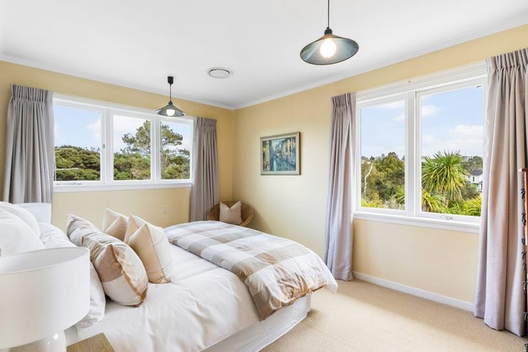 Photo of property in 2/18 Felstead Street, Birkenhead, Auckland, 0626