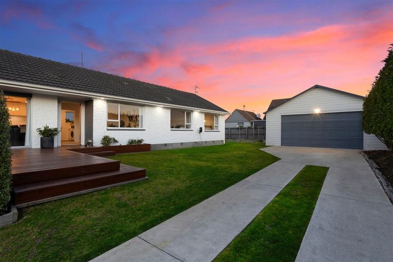 Photo of property in 9 Beeston Place, Redwood, Christchurch, 8051
