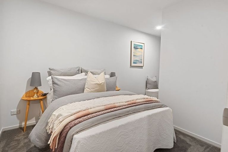 Photo of property in 2c Fowler Street, Northcote, Auckland, 0627