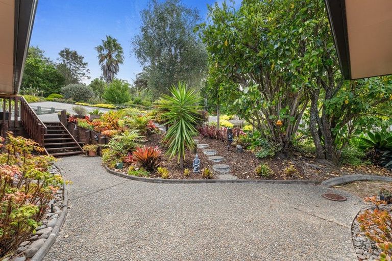 Photo of property in 59a Lonely Road, Fairview Heights, Auckland, 0632