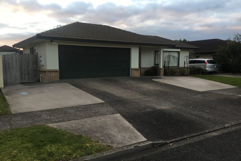 Photo of property in 43 Armoy Drive, East Tamaki, Auckland, 2016