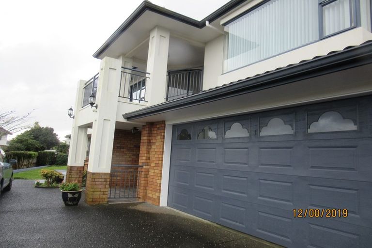 Photo of property in 56 Ribbonwood Crescent, Goodwood Heights, Auckland, 2105