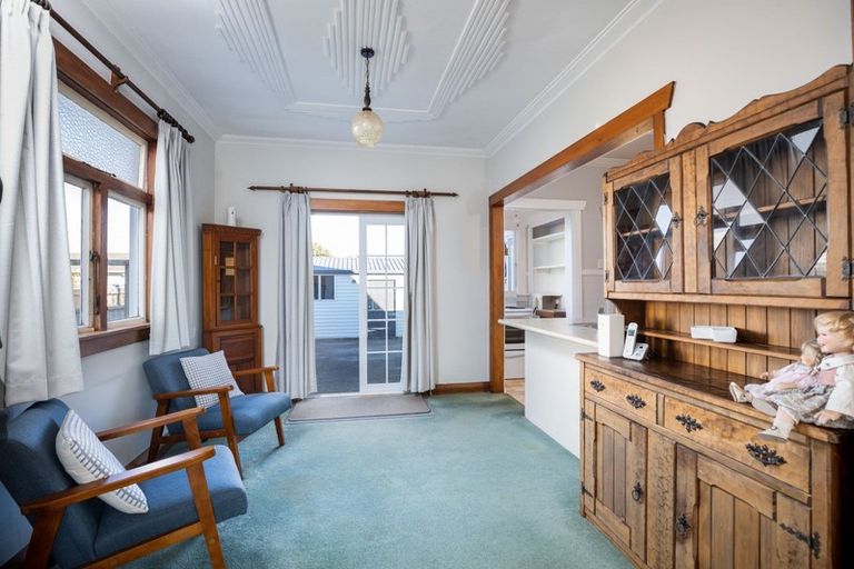 Photo of property in 37 Wallace Place, Westown, New Plymouth, 4310