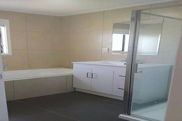 Photo of property in 1/6 Colum Place, Bucklands Beach, Auckland, 2014