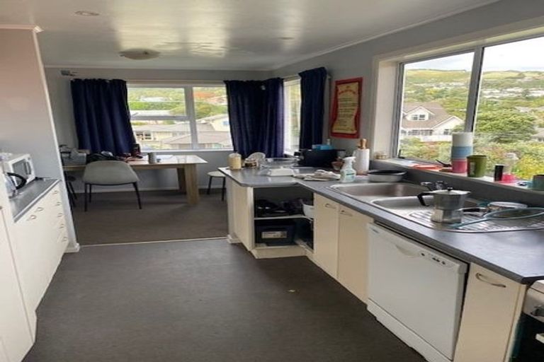 Photo of property in 35a Ranui Terrace, Tawa, Wellington, 5028