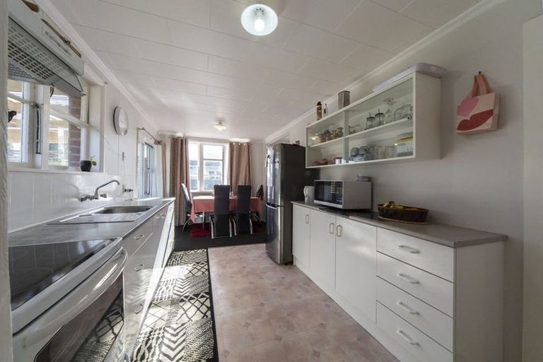 Photo of property in 129 Rangiora Avenue, Roslyn, Palmerston North, 4414