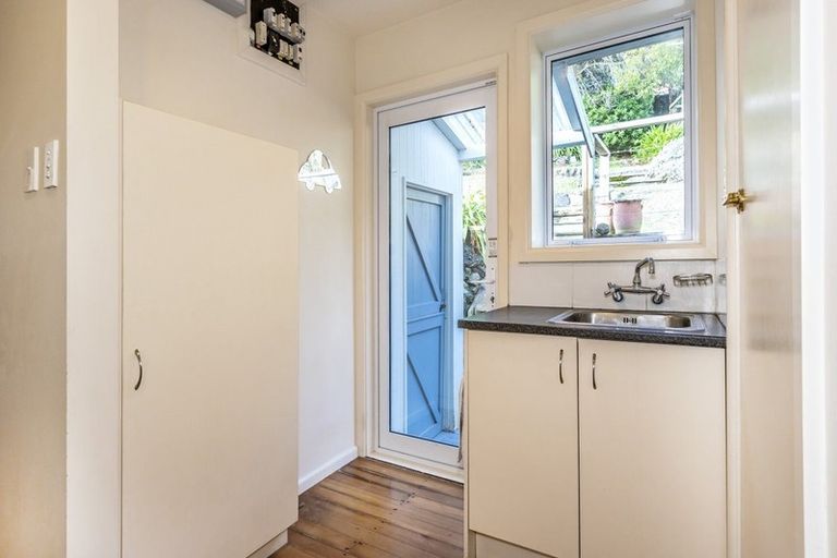 Photo of property in 26 Cannon Hill Crescent, Mount Pleasant, Christchurch, 8081