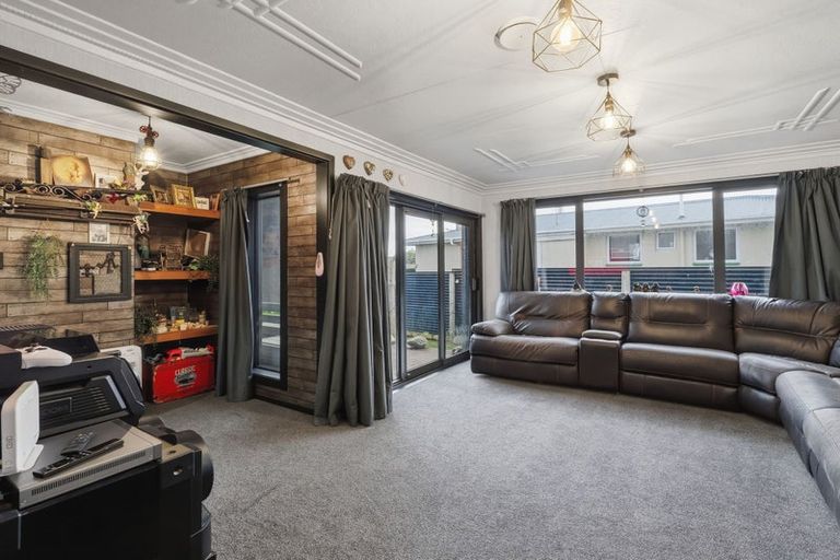 Photo of property in 215 Mcquarrie Street, Kingswell, Invercargill, 9812