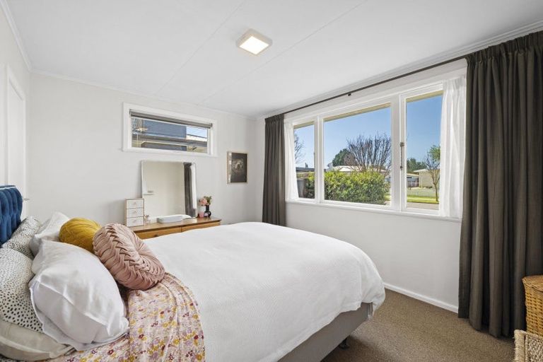 Photo of property in 28 Upham Street, Havelock North, 4130