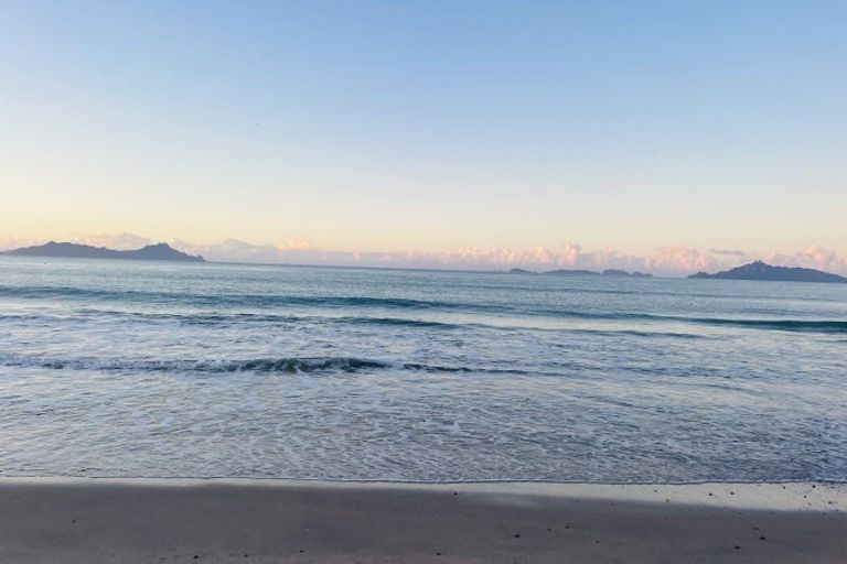 Photo of property in 5 Blue Moon Rise, Langs Beach, 0582