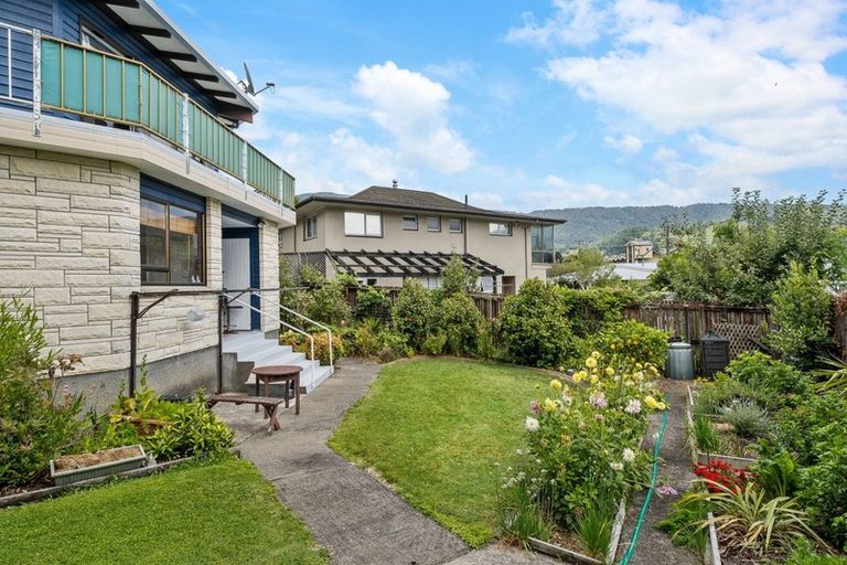 Photo of property in 6 Seaview Crescent, Picton, 7220