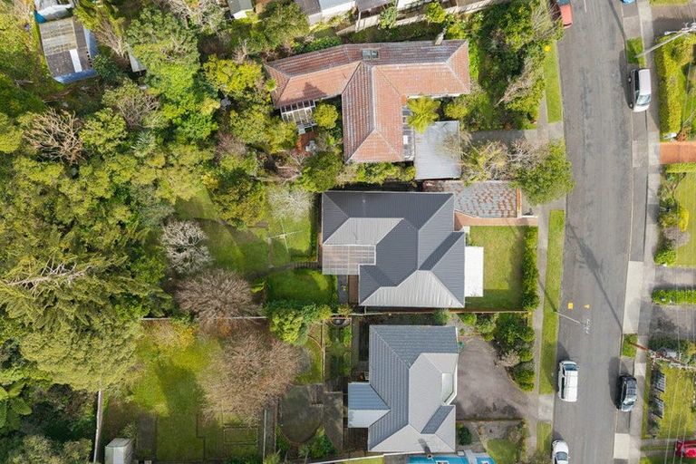 Photo of property in 73 Taylor Terrace, Tawa, Wellington, 5028