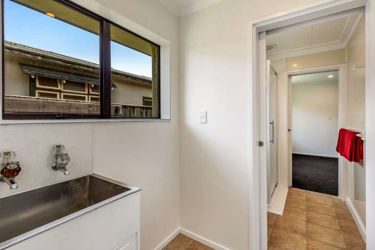 Photo of property in 24 Rangitira Avenue, Palmerston North, 4414